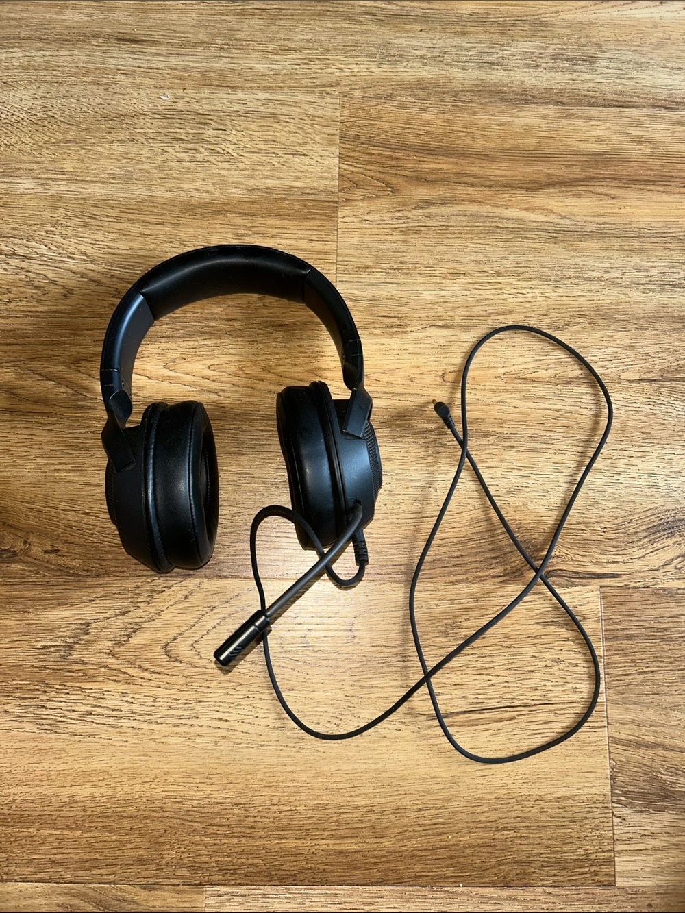 Razer Wired Black Over-Ear Headphones with Detachable Boom Microphone